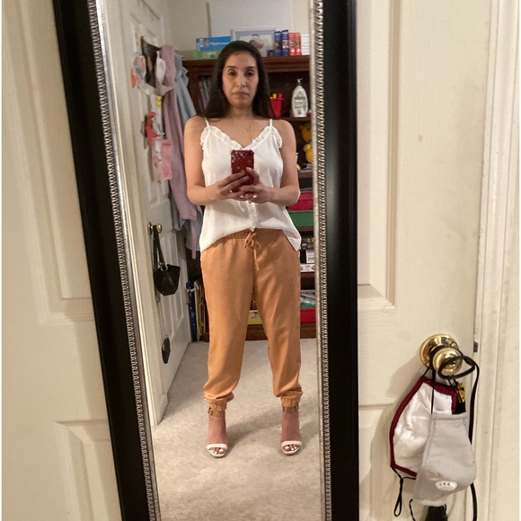 Meet your Posher, Ebony - Picture 5 of 17